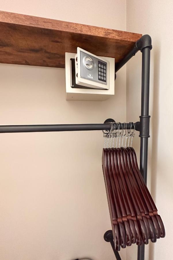 Single Room with Balcony,1416533490:JPEG